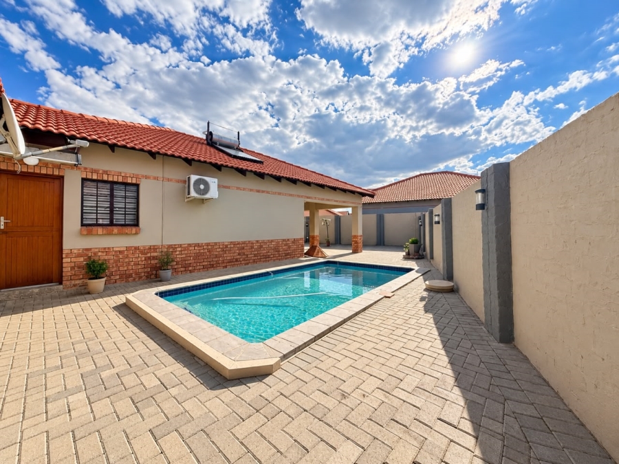 3 Bedroom Property for Sale in Waterkloof East North West